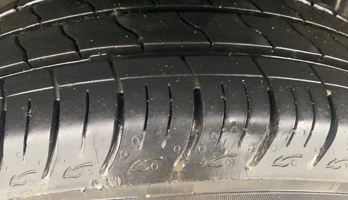 2024 Renault TRIBER RXZ, Petrol, Manual, 11,258 km, Right Rear Tyre Tread