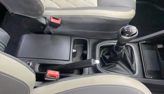 2024 Renault TRIBER RXZ, Petrol, Manual, 11,258 km, Gear Lever