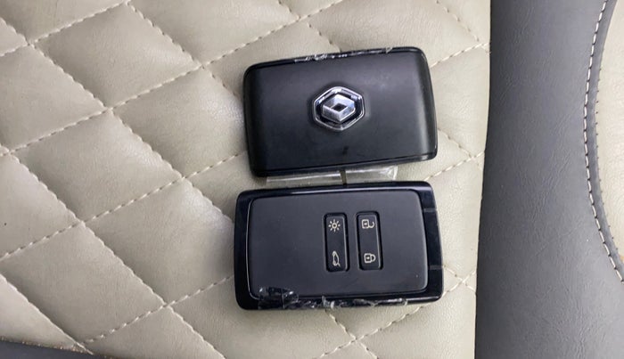 2024 Renault TRIBER RXZ, Petrol, Manual, 11,258 km, Key Close Up