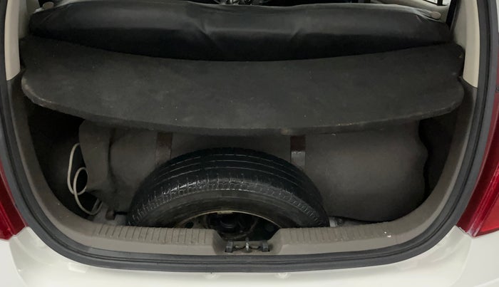 2015 Hyundai i10 MAGNA 1.1, CNG, Manual, 66,077 km, Boot Inside