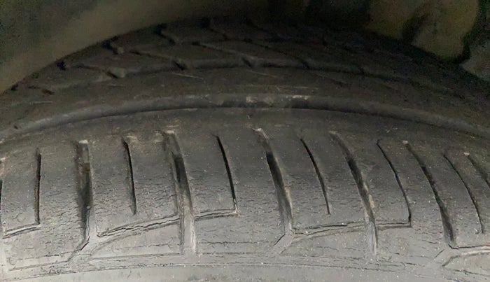 2015 Volkswagen Jetta COMFORTLINE TSI, Petrol, Manual, 53,355 km, Left Front Tyre Tread