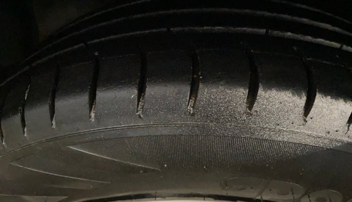 2014 Maruti Celerio VXI, Petrol, Manual, 50,635 km, Left Front Tyre Tread