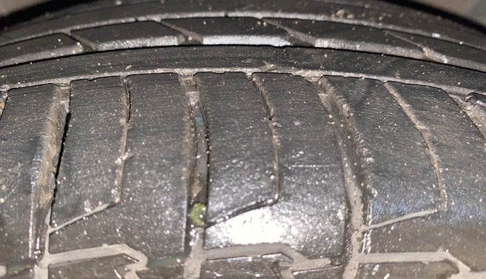 2024 Hyundai ALCAZAR Signature 6 STR 1.5 Diesel Automatic, Diesel, Automatic, 13,704 km, Right Front Tyre Tread