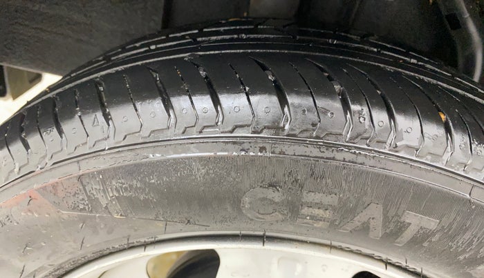 2023 Nissan MAGNITE XE, Petrol, Manual, 11,691 km, Right Rear Tyre Tread