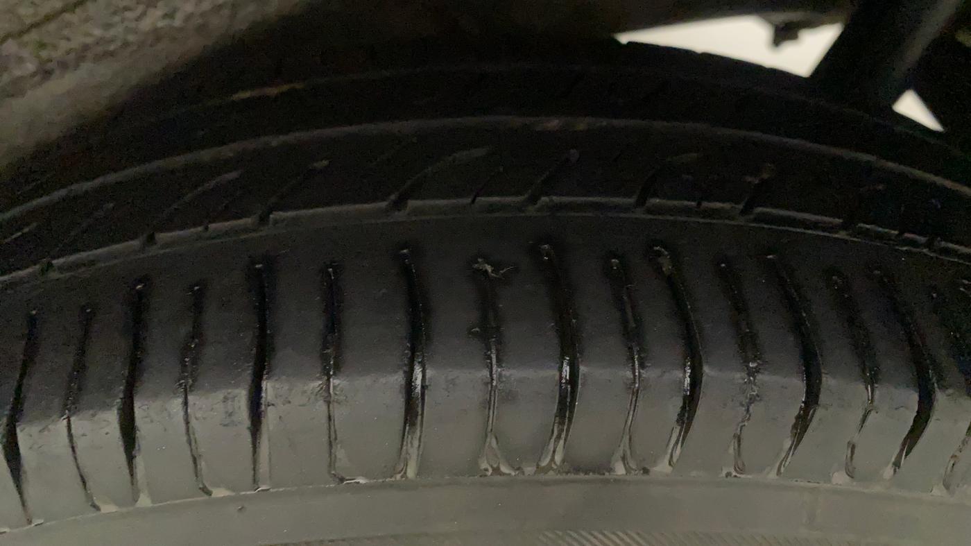2015 Maruti Wagon R 1.0 LXI CNG, CNG, Manual, 65,215 km, Left Rear Tyre Tread