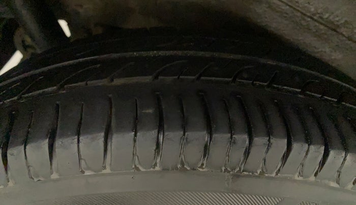 2015 Maruti Wagon R 1.0 LXI CNG, CNG, Manual, 65,215 km, Right Rear Tyre Tread