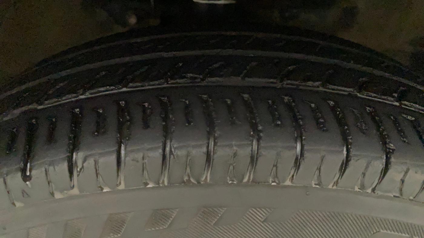 2015 Maruti Wagon R 1.0 LXI CNG, CNG, Manual, 65,215 km, Right Front Tyre Tread