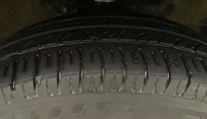 2015 Maruti Wagon R 1.0 LXI CNG, CNG, Manual, 65,215 km, Right Front Tyre Tread