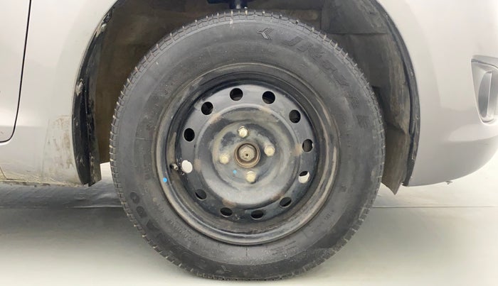 2013 Maruti Swift VDI, Diesel, Manual, 97,837 km, Right Front Wheel