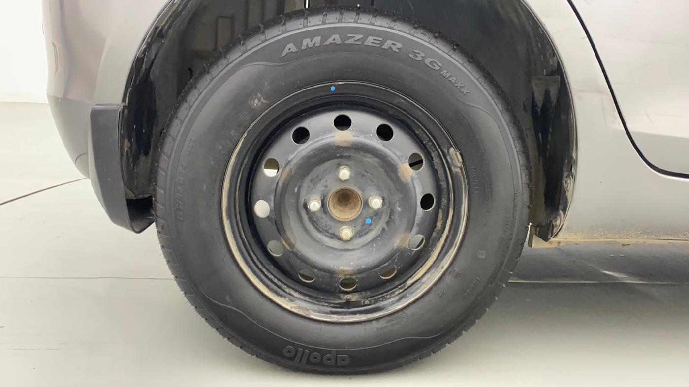 2013 Maruti Swift VDI, Diesel, Manual, 97,837 km, Right Rear Wheel