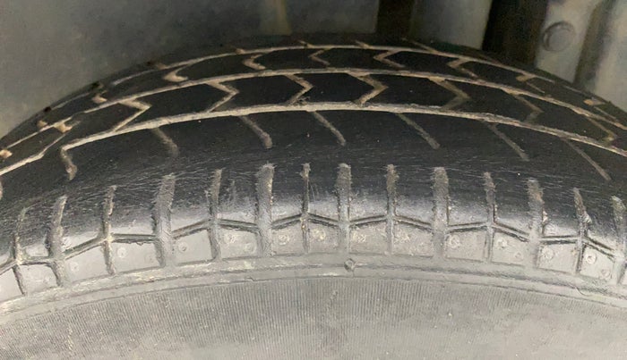 2013 Maruti Swift VDI, Diesel, Manual, 97,837 km, Left Rear Tyre Tread