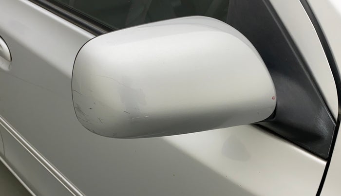 2011 Toyota Etios G, Petrol, Manual, 72,268 km, Right rear-view mirror - ORVM switch has minor damage