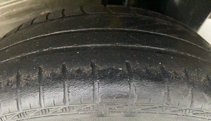 2011 Toyota Etios G, Petrol, Manual, 72,268 km, Left Rear Tyre Tread
