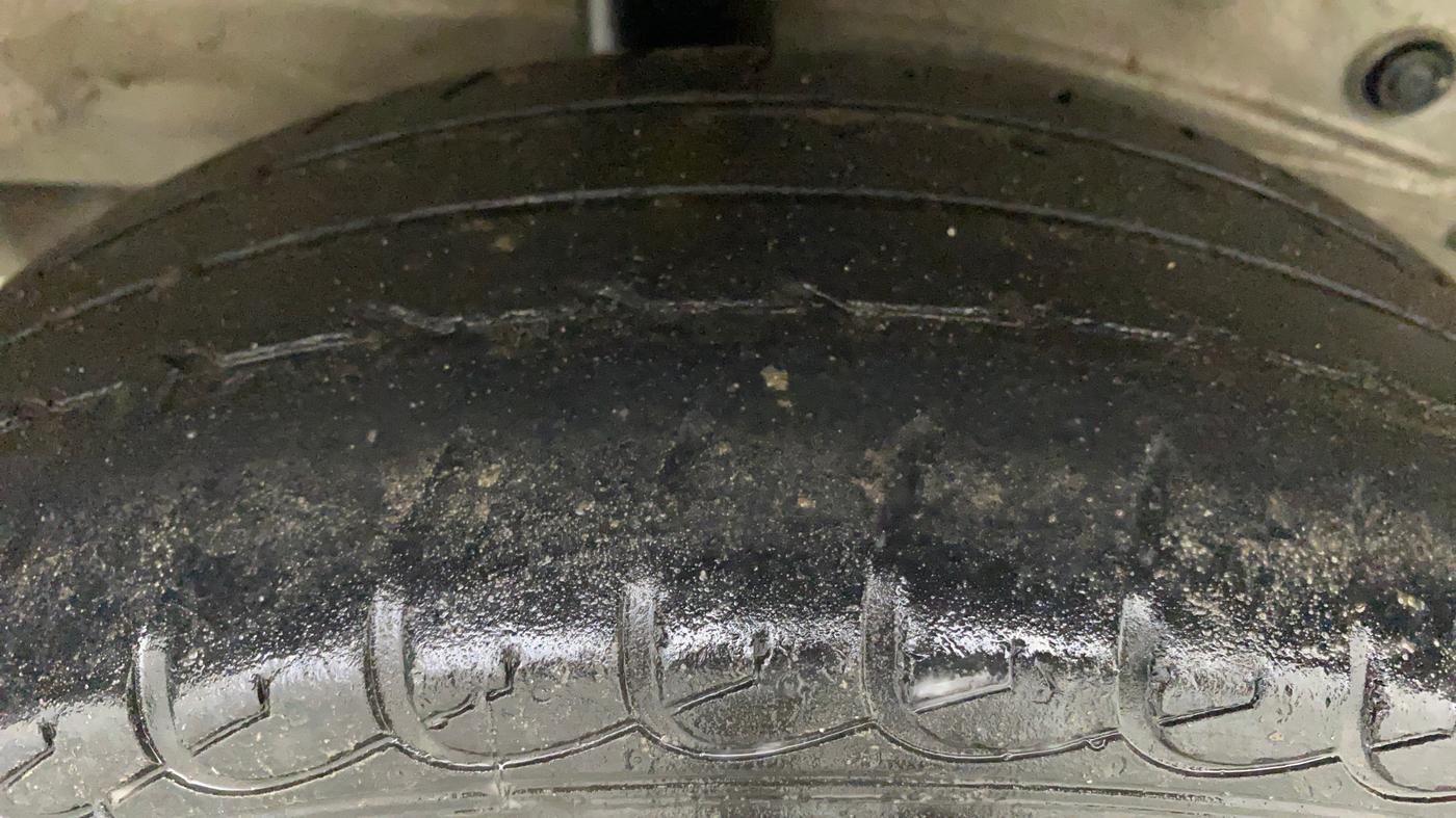 2011 Toyota Etios G, Petrol, Manual, 72,268 km, Right Rear Tyre Tread