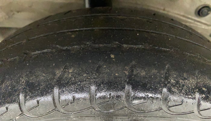 2011 Toyota Etios G, Petrol, Manual, 72,268 km, Right Rear Tyre Tread