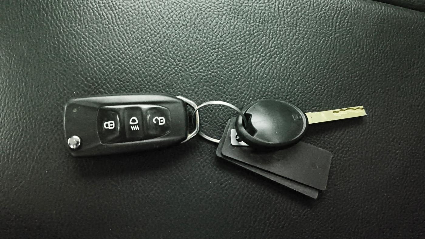 2019 Tata TIGOR XZA PLUS PETROL, Petrol, Automatic, 98,692 km, Key Close Up