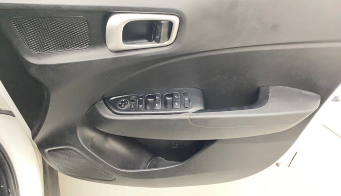2021 Hyundai VENUE SX PLUS 1.0 TURBO DCT, Petrol, Automatic, 48,113 km, Driver Side Door Panels Control