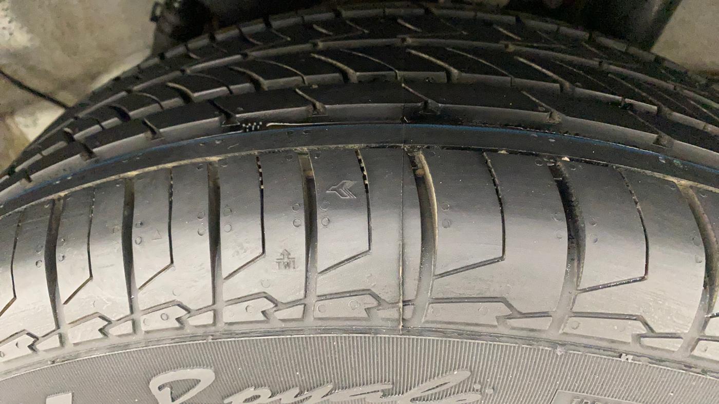2021 Hyundai VENUE SX PLUS 1.0 TURBO DCT, Petrol, Automatic, 48,113 km, Left Rear Tyre Tread