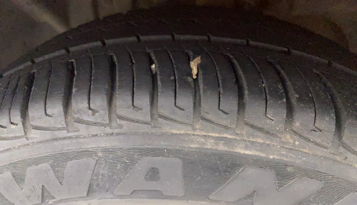 2014 Ford Ecosport TITANIUM 1.5L PETROL AT, Petrol, Automatic, 71,724 km, Left Front Tyre Tread