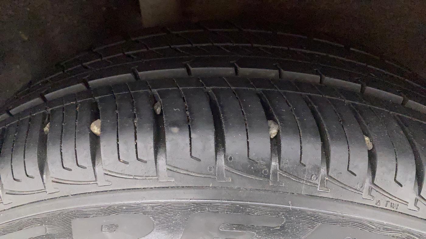 2014 Ford Ecosport TITANIUM 1.5L PETROL AT, Petrol, Automatic, 71,724 km, Right Rear Tyre Tread