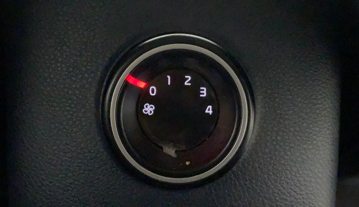 2022 KIA CARENS LUXURY PLUS 1.4 PETROL 7 STR, Petrol, Manual, 20,230 km, Rear AC Temperature Control