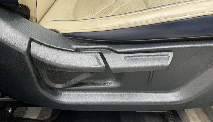 2022 KIA CARENS LUXURY PLUS 1.4 PETROL 7 STR, Petrol, Manual, 20,230 km, Driver Side Adjustment Panel