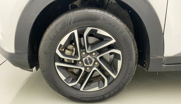 2022 KIA CARENS LUXURY PLUS 1.4 PETROL 7 STR, Petrol, Manual, 20,230 km, Left Front Wheel