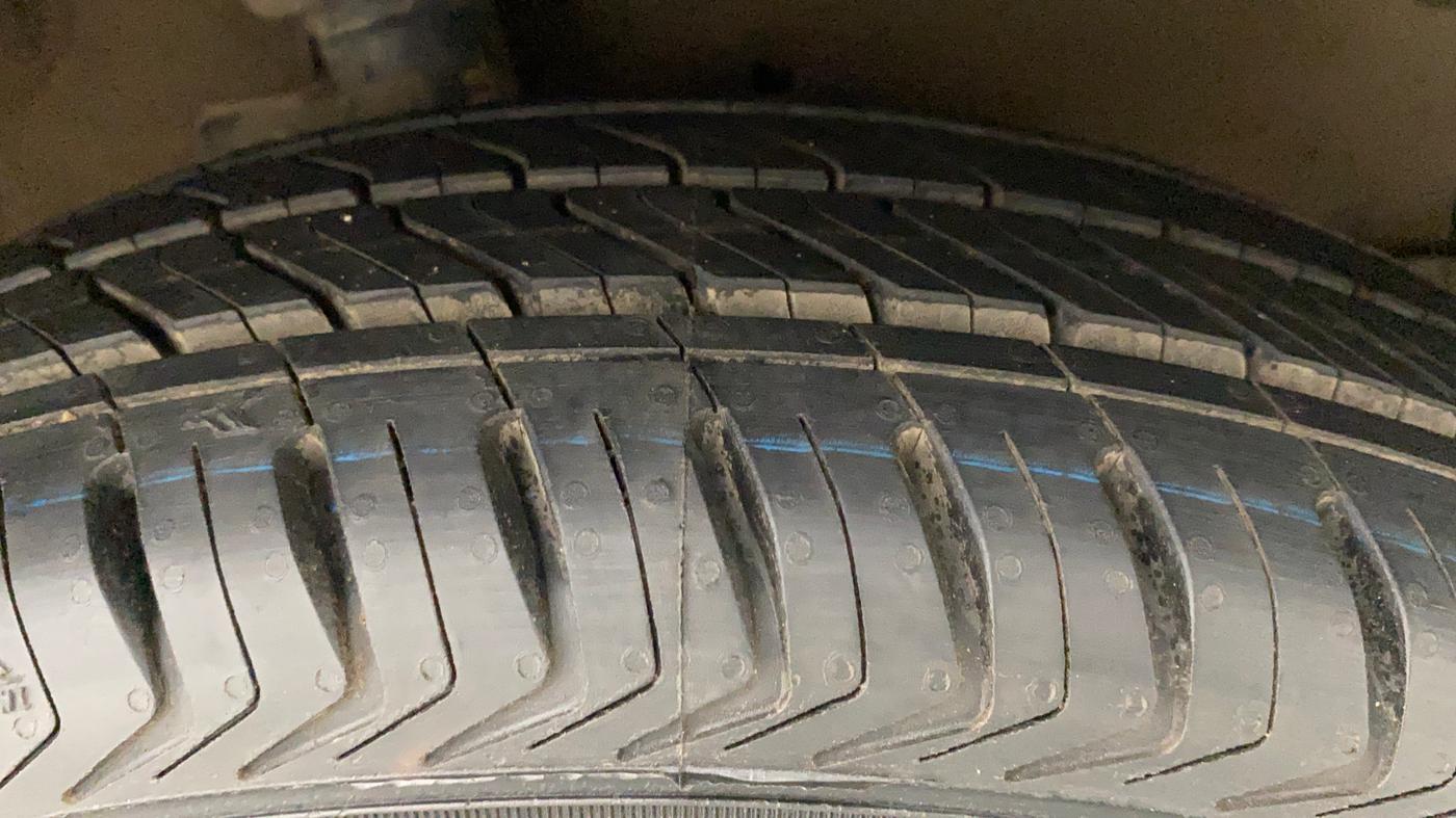 2016 Maruti Celerio VXI AMT, Petrol, Automatic, 57,341 km, Right Front Tyre Tread