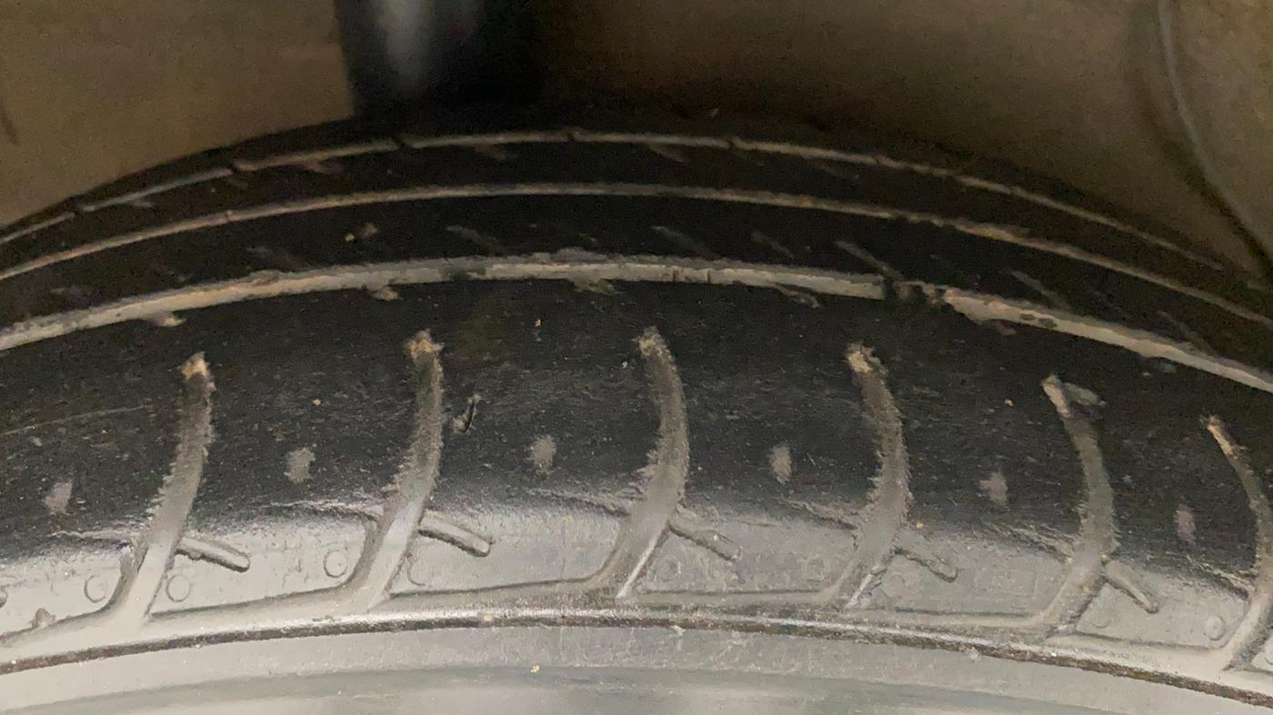 2016 Maruti Celerio VXI AMT, Petrol, Automatic, 57,341 km, Right Rear Tyre Tread