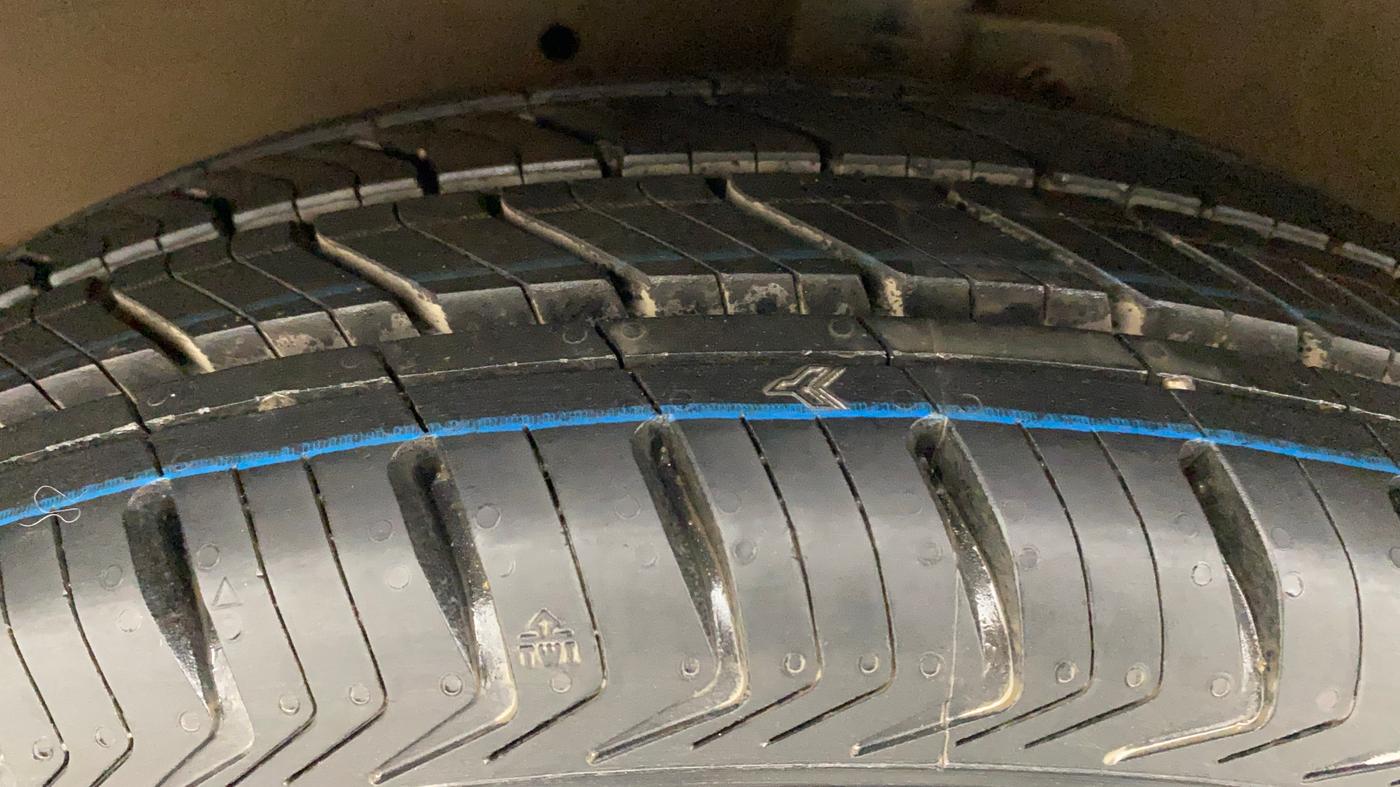 2016 Maruti Celerio VXI AMT, Petrol, Automatic, 57,341 km, Left Front Tyre Tread
