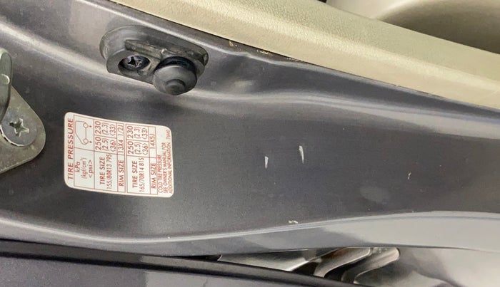 2016 Maruti Celerio VXI AMT, Petrol, Automatic, 57,341 km, Right B pillar - Minor scratches