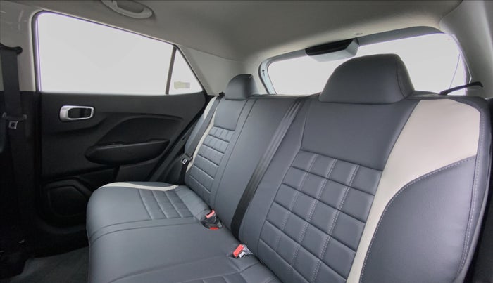 2020 Hyundai VENUE S MT 1.2 KAPPA, Petrol, Manual, 878 km, Right Side Door Cabin View