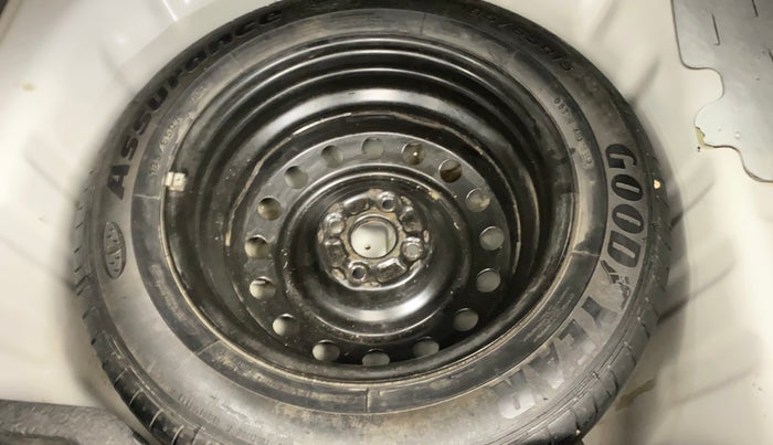 2018 Maruti Ciaz ALPHA  AT 1.5 SHVS PETROL, Petrol, Automatic, 44,267 km, Spare Tyre