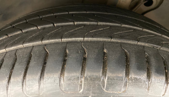 2015 Skoda Octavia ELEGANCE 1.8 TSI AT, Petrol, Automatic, 81,801 km, Left Front Tyre Tread