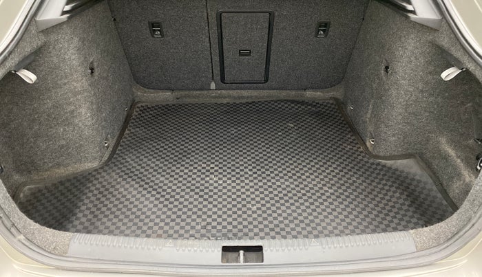2015 Skoda Octavia ELEGANCE 1.8 TSI AT, Petrol, Automatic, 81,801 km, Boot Inside