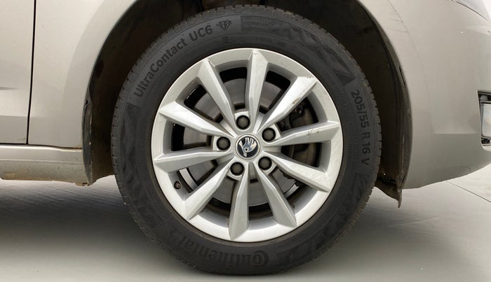 2015 Skoda Octavia ELEGANCE 1.8 TSI AT, Petrol, Automatic, 81,801 km, Right Front Wheel