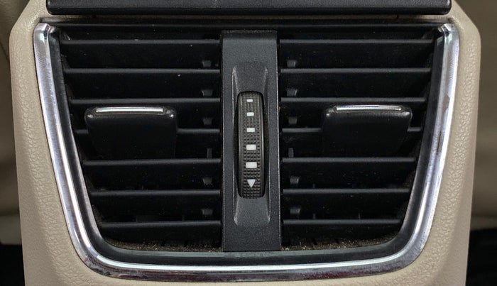 2015 Skoda Octavia ELEGANCE 1.8 TSI AT, Petrol, Automatic, 81,801 km, Rear AC Vents