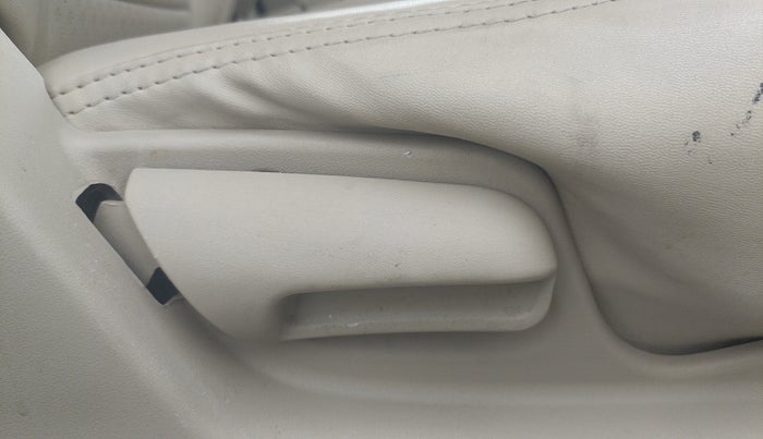 2016 Maruti Swift Dzire VXI, Petrol, Manual, 34,534 km, Driver Side Adjustment Panel