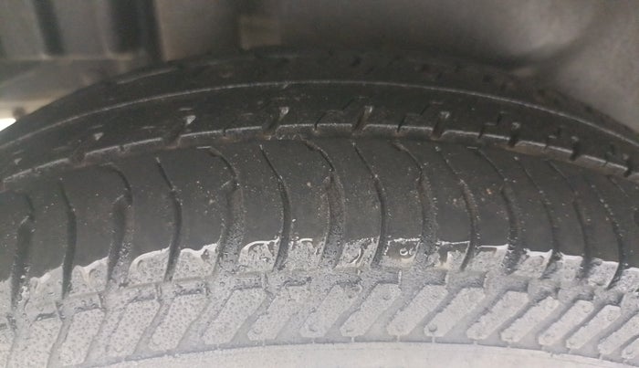 2016 Maruti Swift Dzire VXI, Petrol, Manual, 34,534 km, Right Rear Tyre Tread