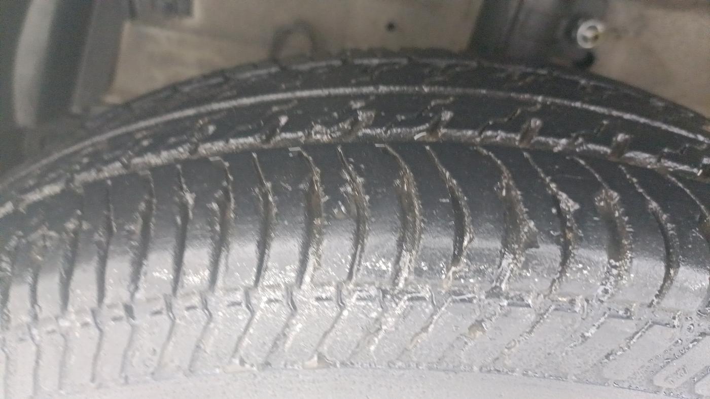 2016 Maruti Swift Dzire VXI, Petrol, Manual, 34,534 km, Left Front Tyre Tread