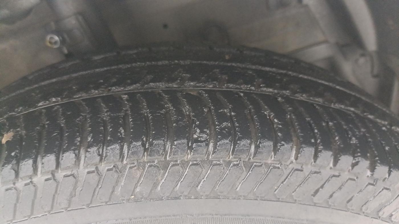 2016 Maruti Swift Dzire VXI, Petrol, Manual, 34,534 km, Right Front Tyre Tread
