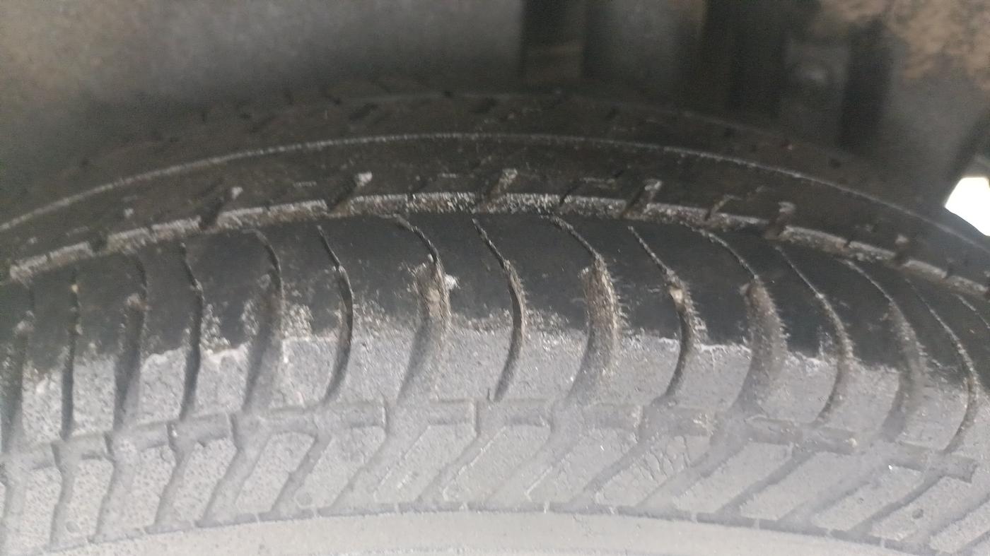 2016 Maruti Swift Dzire VXI, Petrol, Manual, 34,534 km, Left Rear Tyre Tread