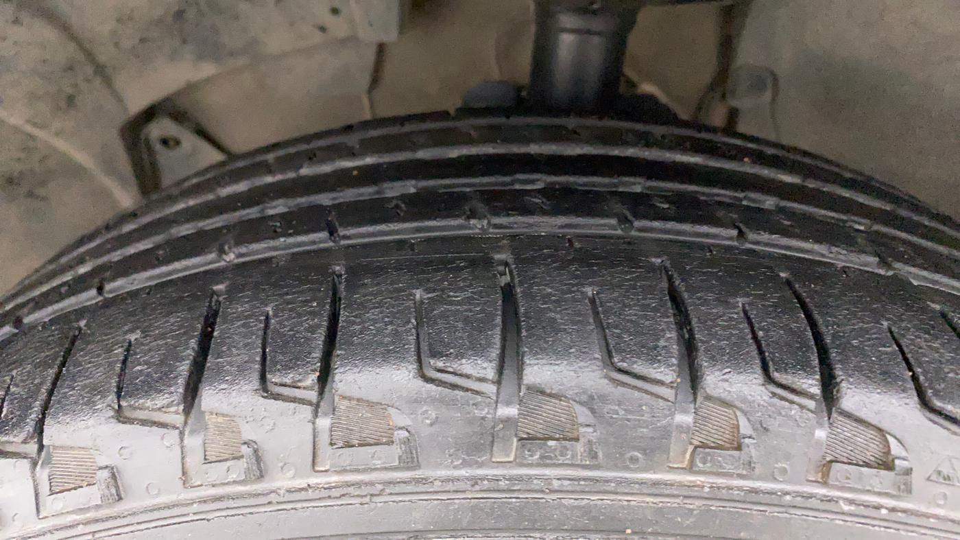 2016 Nissan Terrano XL D PLUS, Diesel, Manual, 79,645 km, Left Front Tyre Tread