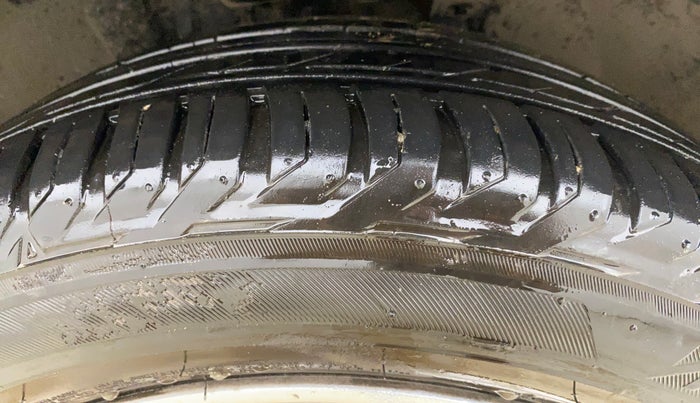 2019 Jeep Compass LIMITED PLUS DIESEL, Diesel, Manual, 85,034 km, Right Front Tyre Tread