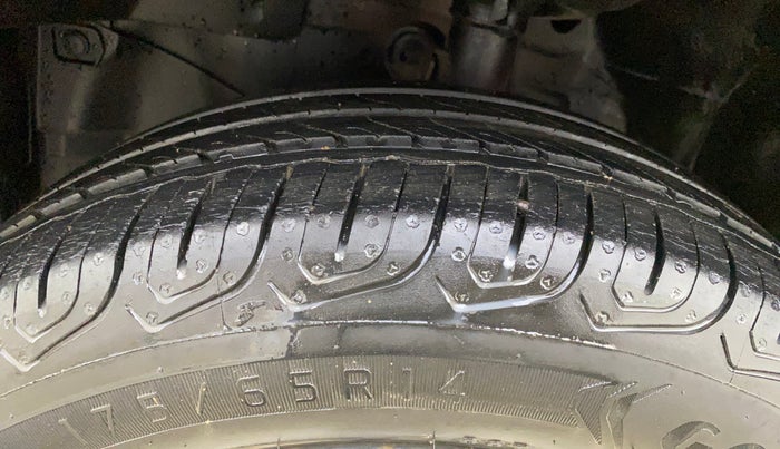 2013 Honda Amaze 1.2L I-VTEC S, Petrol, Manual, 46,742 km, Left Front Tyre Tread
