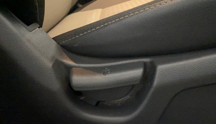 2019 Hyundai Elite i20 MAGNA PLUS 1.2, Petrol, Manual, 9,816 km, Driver Side Adjustment Panel