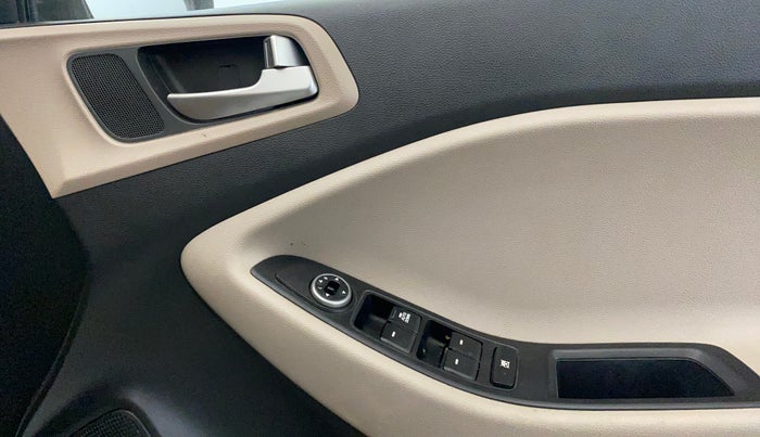 2019 Hyundai Elite i20 MAGNA PLUS 1.2, Petrol, Manual, 9,816 km, Driver Side Door Panels Control