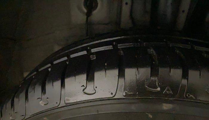 2019 Hyundai Elite i20 MAGNA PLUS 1.2, Petrol, Manual, 9,816 km, Left Rear Tyre Tread