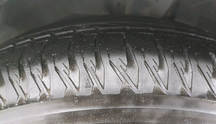 2019 Ford Ecosport AMBIENTE 1.5L PETROL, CNG, Manual, 62,748 km, Left Front Tyre Tread