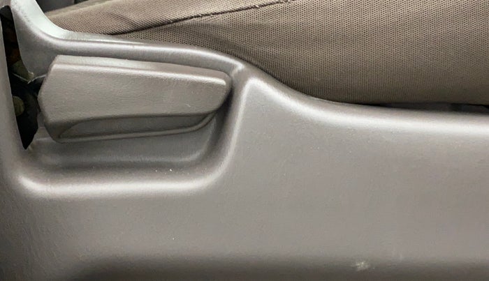 2013 Maruti Zen Estilo LXI, Petrol, Manual, 32,573 km, Driver Side Adjustment Panel